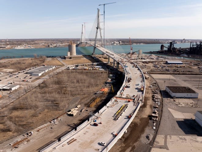 Continúa la construcción del Puente Internacional Gordie Howe, en Detroit, el 11 de marzo de 2025.